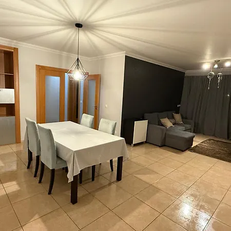 Casa De Ferias Lucena * ロウリニャン